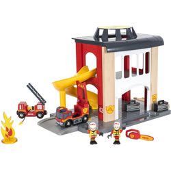 BRIO large fire station with a vehicle