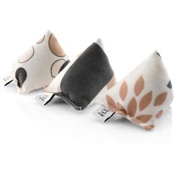 CanadianCat Catnip toy mini pyramids, set of 3, beige
